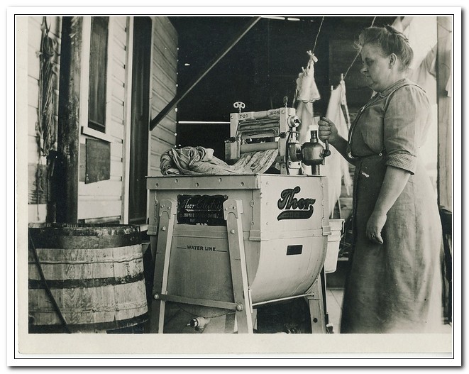Первая стиральная машина с мотором